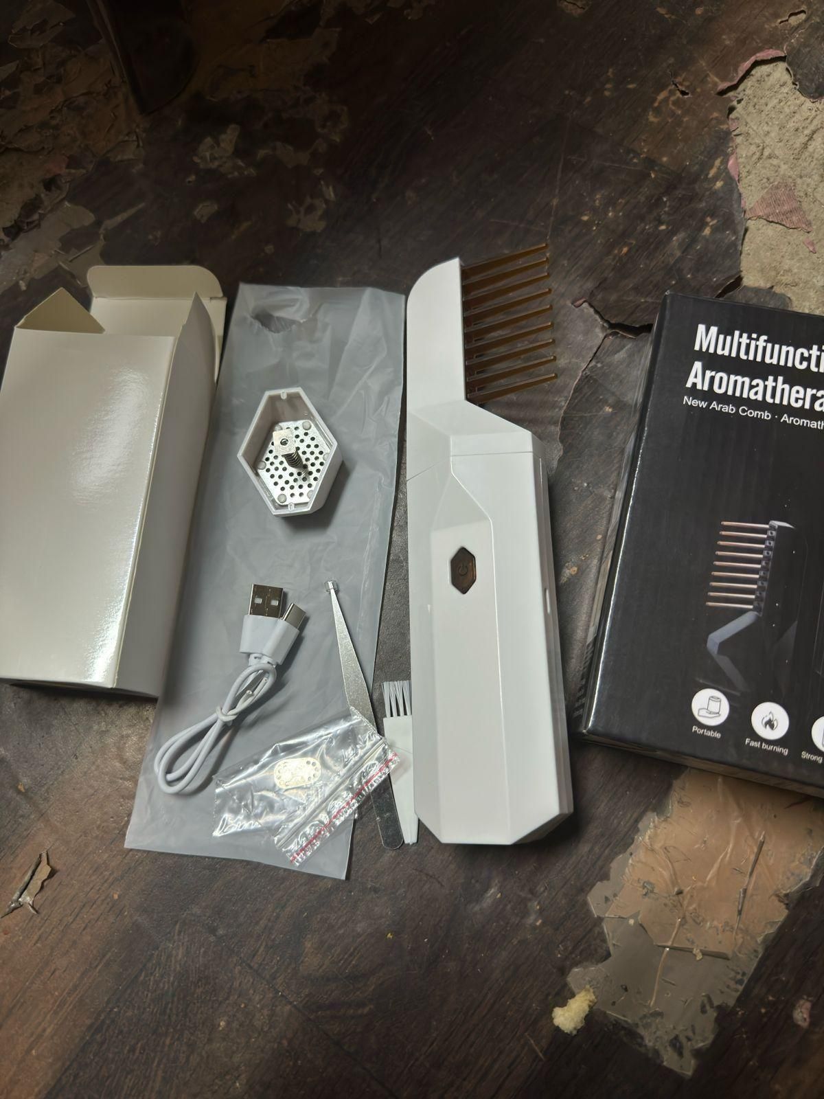 Portable Multifunctional Comb – Comb, Massage & Fragrance in One!