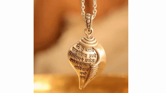 Shri Krishna Shankha Pendant with Chain