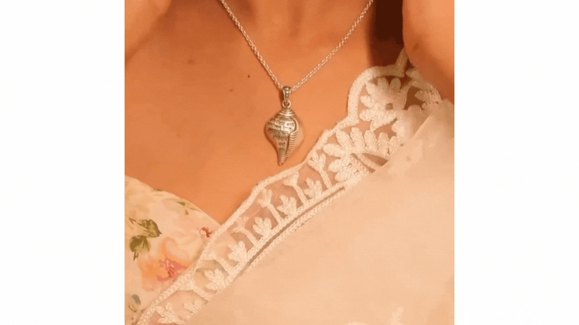 Shri Krishna Shankha Pendant with Chain
