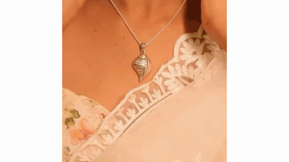 Shri Krishna Shankha Pendant with Chain